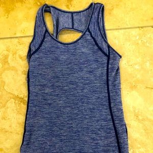 Athletic keyhole razorback tank top size small